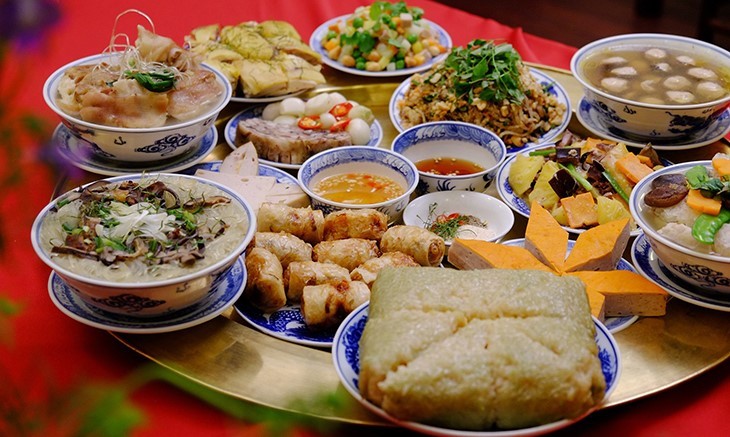 mam-le-cung-com-cho-nguoi-moi-mat